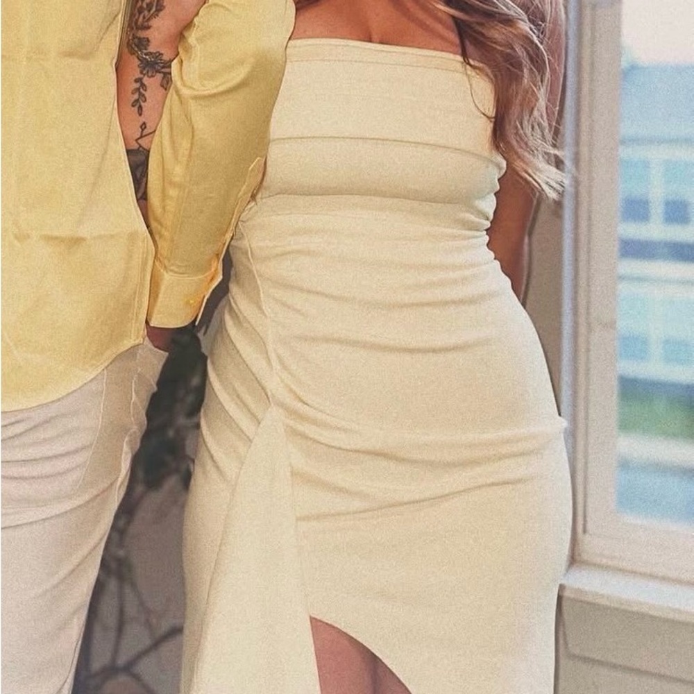 Yellow strapless dress -M